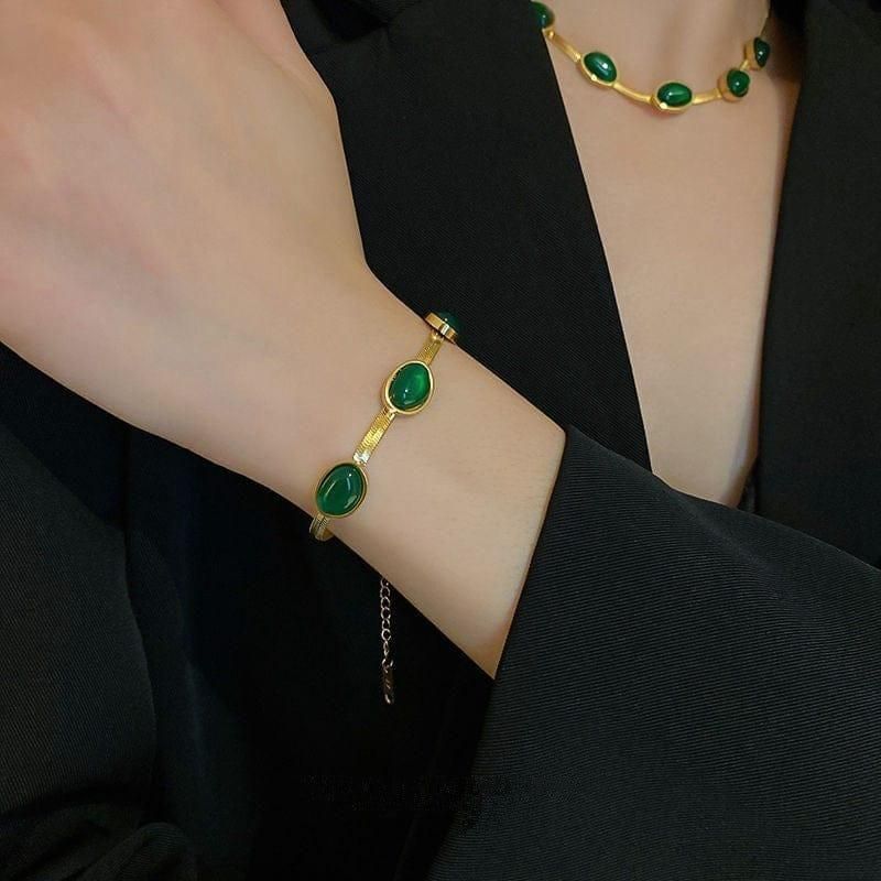 Green Crystal Pendant Necklace with Bracelet