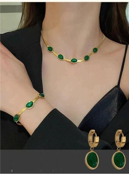 Green Crystal Pendant Necklace with Bracelet